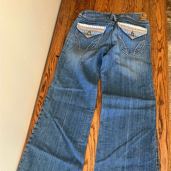 Candies vintage blue jeans with beautiful embroidered pockets and details - Picture 8 of 11